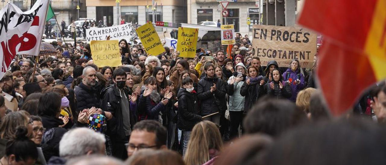 Una de les manifestacions de la comunitat docent, al març. | MARC MARTÍ