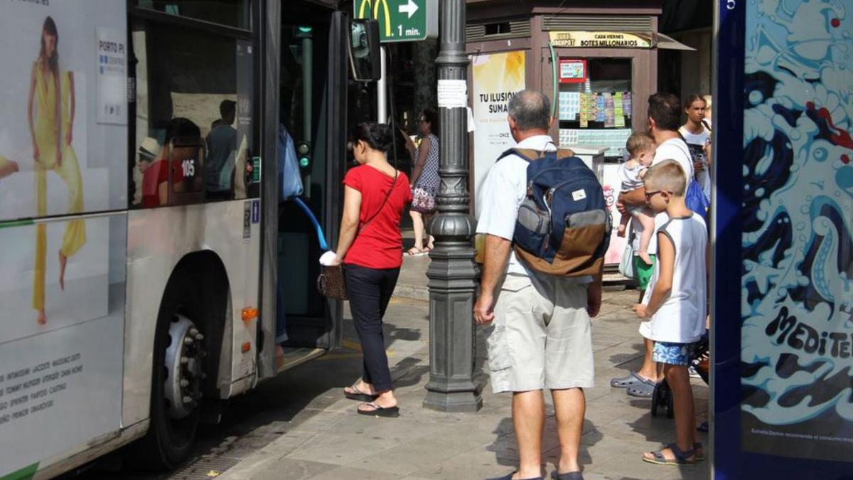 El Ministerio estudia el transporte  en Baleares.