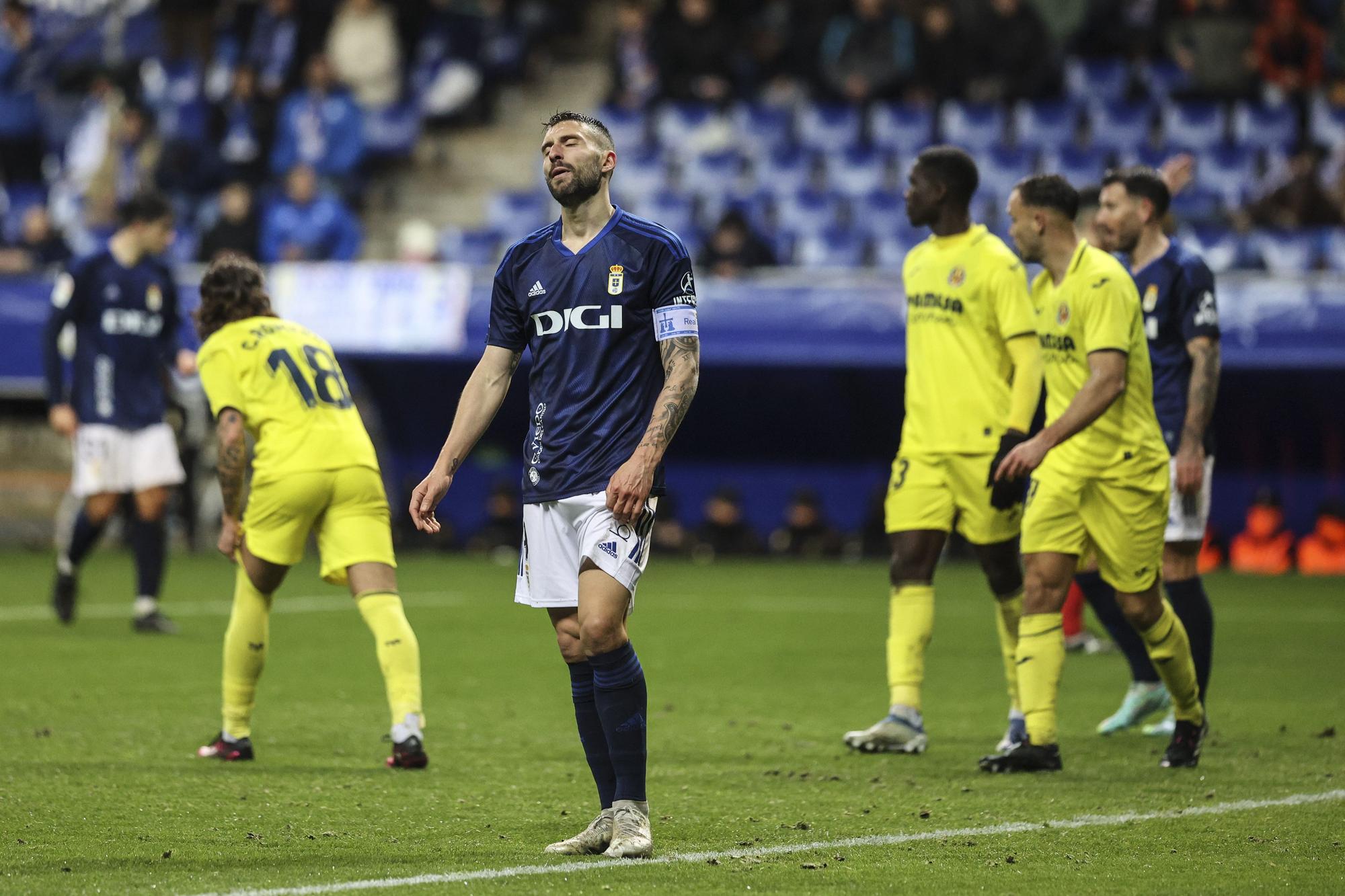 En imágenes: Así fue el Real Oviedo-Villarreal B disputado en el Tartiere