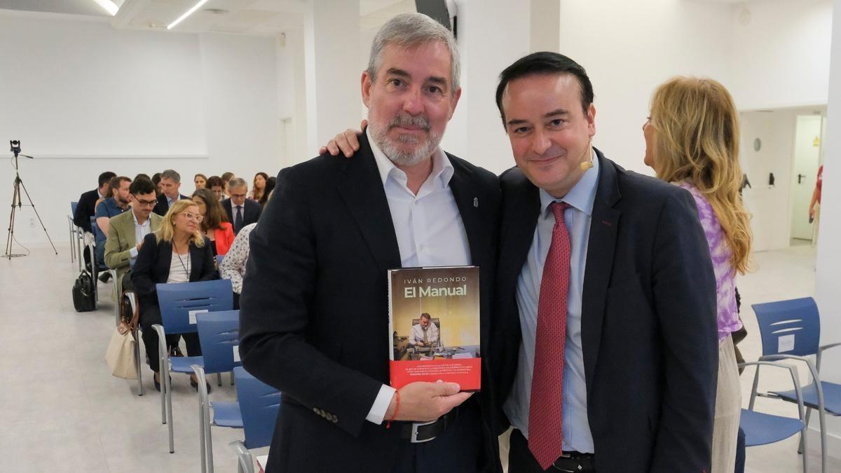 Iván Redondo presenta 'El Manual', en el Club La Provincia