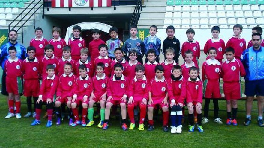 Componentes de la pre-Selección benjamín de Zamora en el estadio Ruta de la Plata.