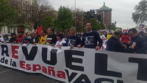 Manifestantes sostienen la pancarta ’La revuelta de la España vaciada’, este domingo en Madrid.