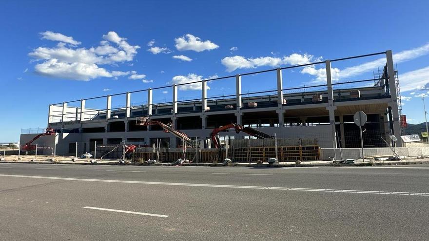 Cofares acelera las obras para abrir su planta en Onda después del verano