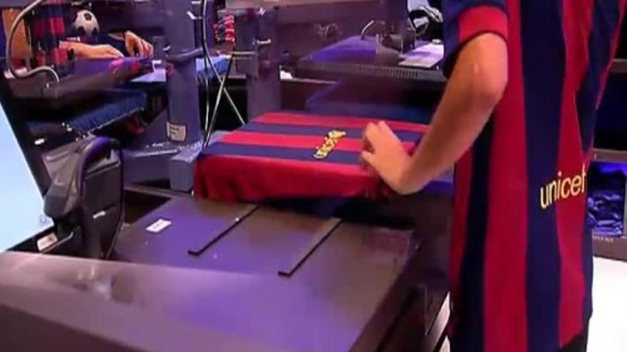 La camiseta azulgrana de Luis Suárez es ya una realidad