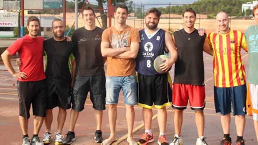 Rafa Martínez, y sus compañeros de Mini-basket.