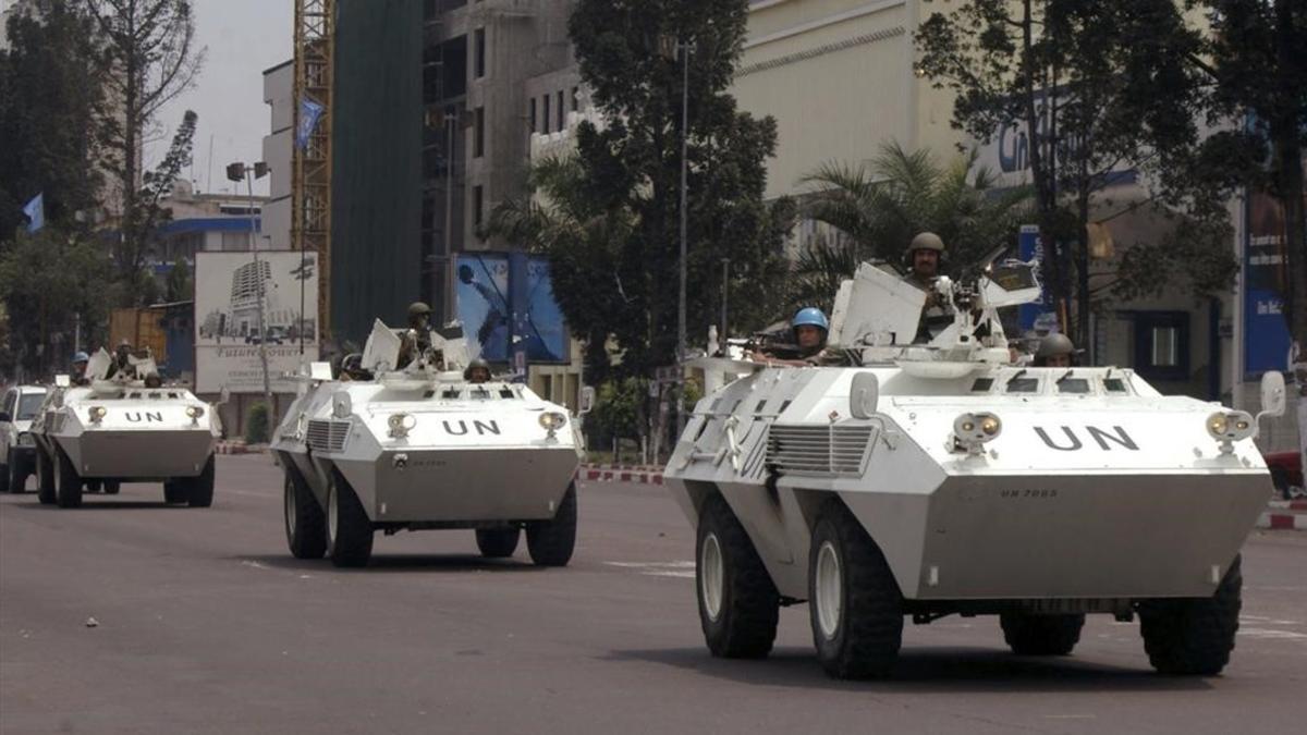 Vehículos blindados de la ONU en Kinshasa.