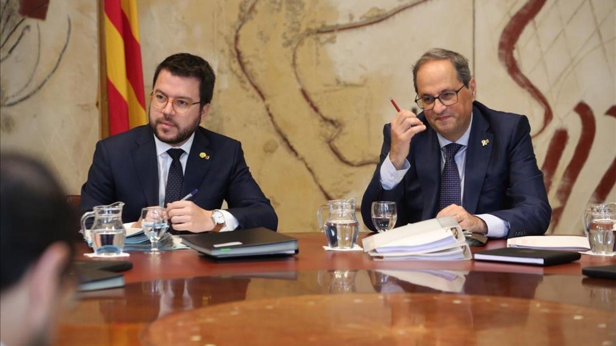 Pere Aragonès y Quim Torra, en la reunión del Govern en la Generalitat