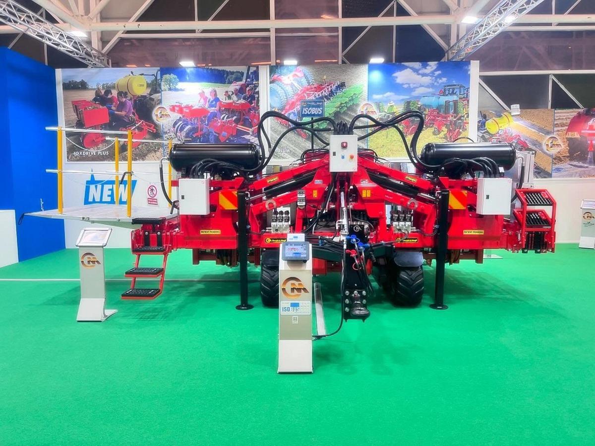 DYMANIC: La trasplantadora automática que revoluciona la siembra de hortalizas.