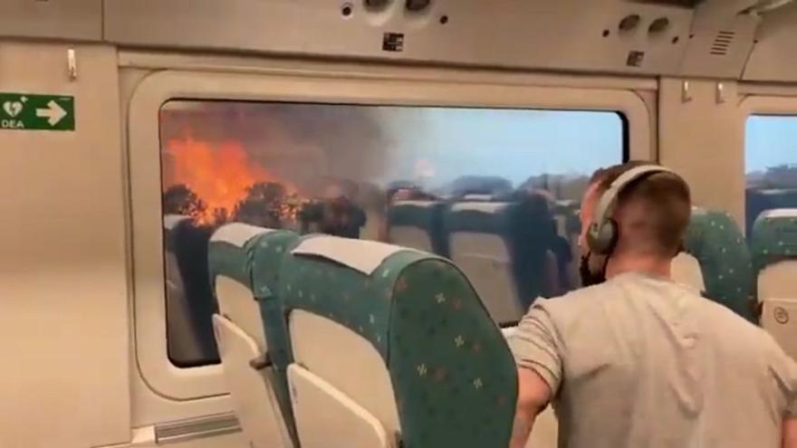 VÍDEO | Moments d’angoixa entre els passatgers d’un AVE per la proximitat d&#039;un incendi