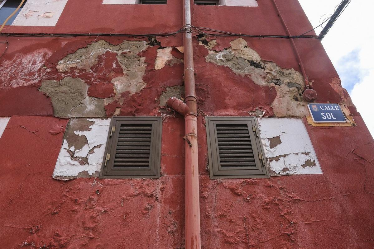 Viviendas de Grupo Sanz Orrio en La Isleta en malas condiciones