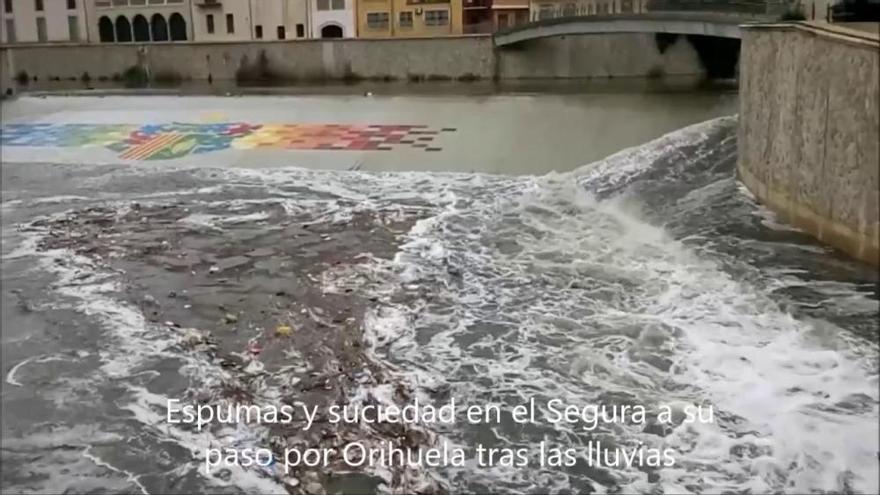 Un río de espuma por Orihuela