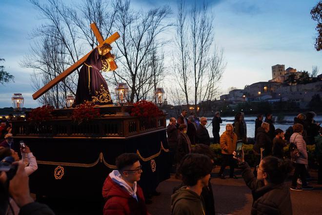 GALERÍA | El traslado del Nazareno de San Frontis en Zamora, en imágenes