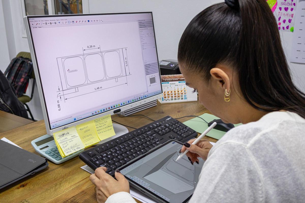 Luna Sánchez, directora del departamento creativo de Bois Maisson, que ha lanzado también Iroka como marca propia para vender su gama de muebles.