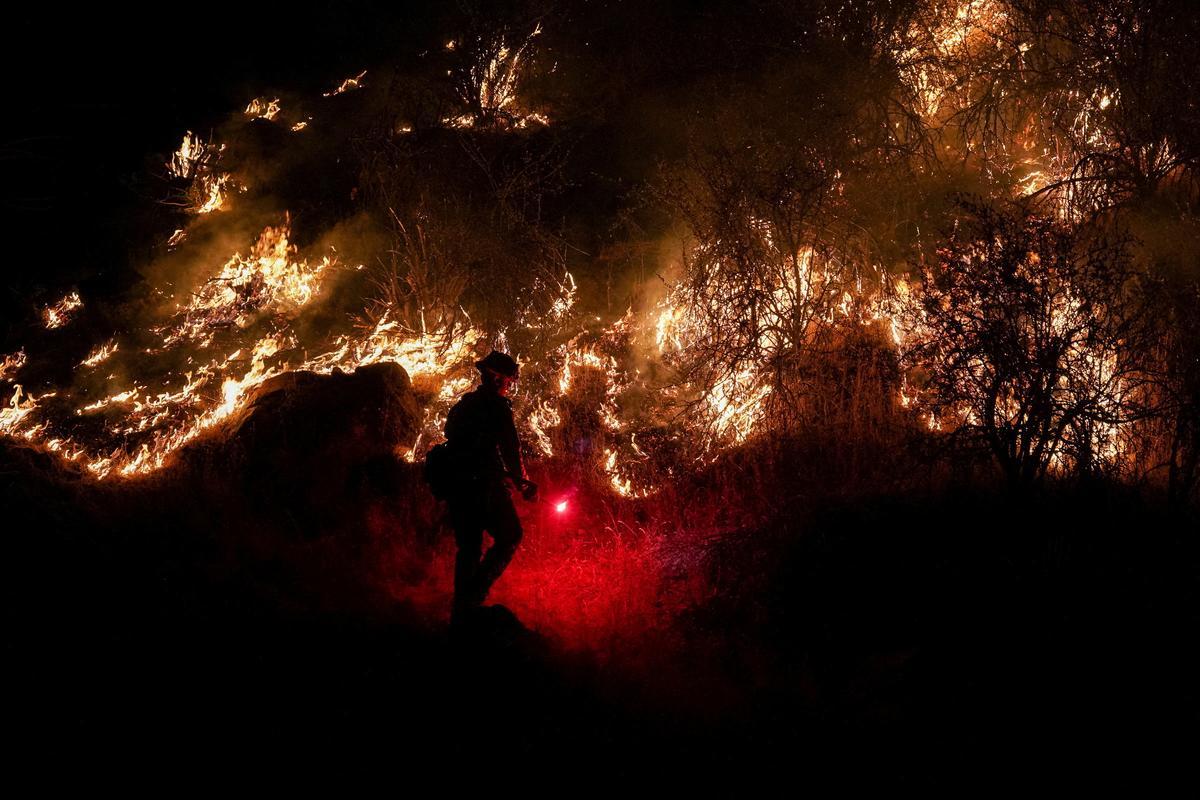 Otro devastador fuego en Mariposa (California) se acerca al parque de Yosemite