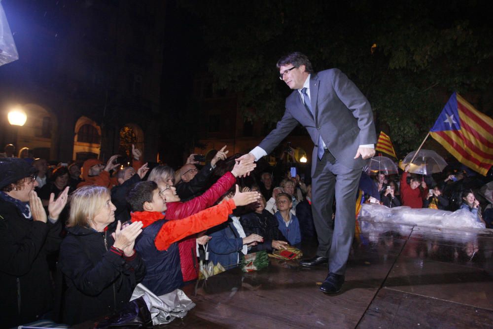 Puigdemont omple la plaça de la Independència de Girona