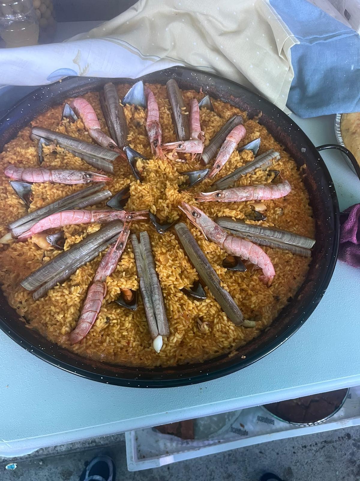 Paella de longueirones.