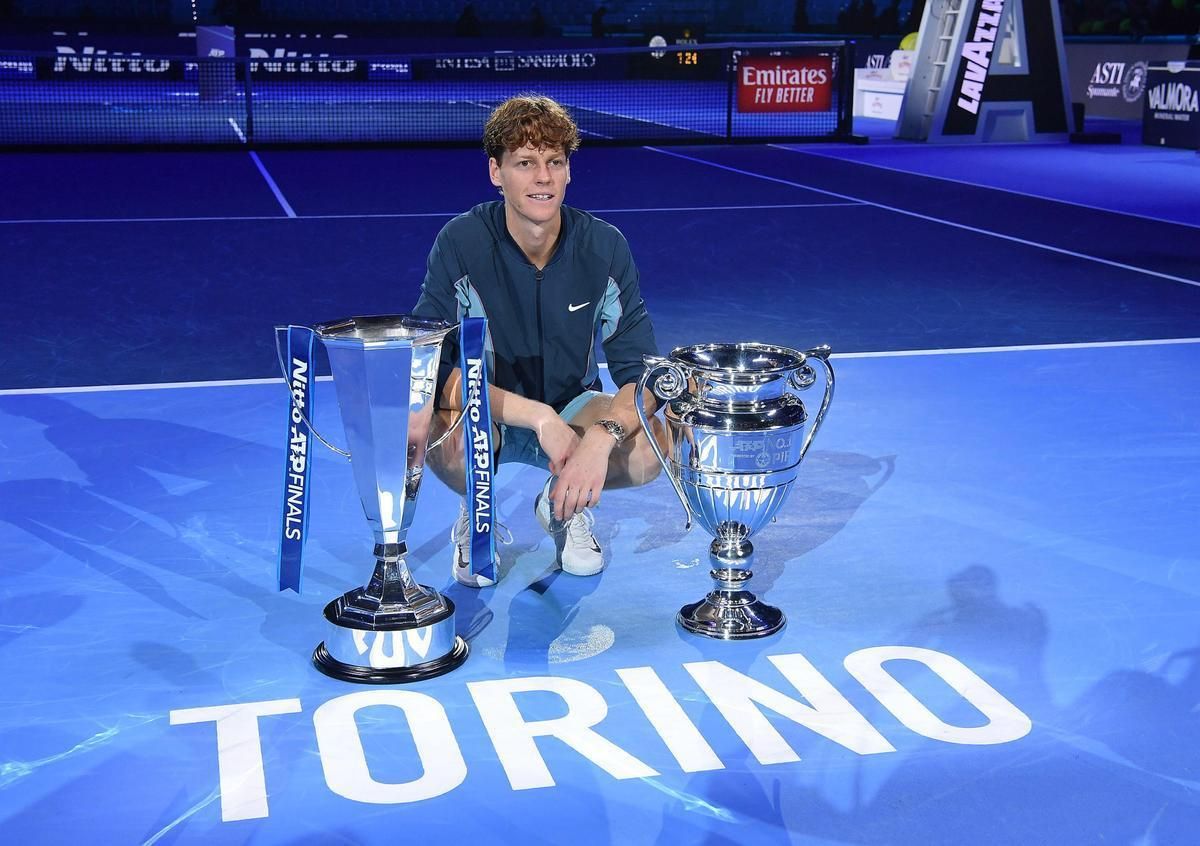 Jannik Sinner, con su trofeo de las ATP Finals.