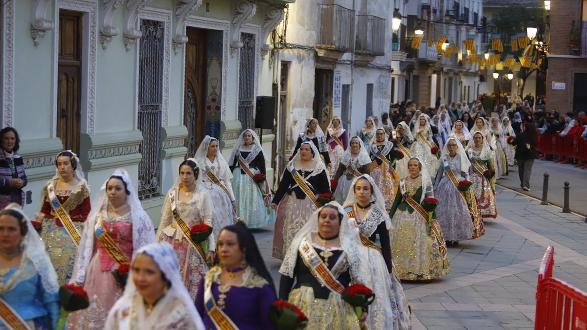 Torrent ofrenda a la Mare de Déu dels Desemparats
