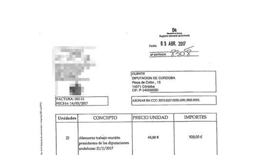 El PP acusa a Antonio Ruiz de gastar 1.000 euros &quot;en una comilona&quot; y el PSOE dice que fue un almuerzo institucional