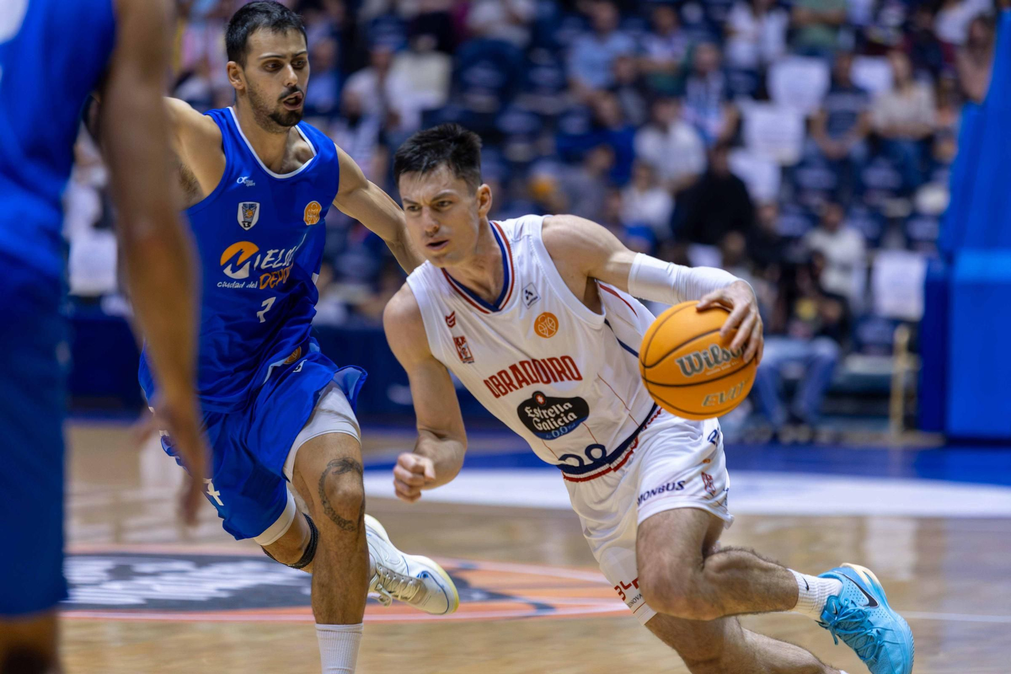El Obradoiro ejerce de 'grande' para ganar al Melilla