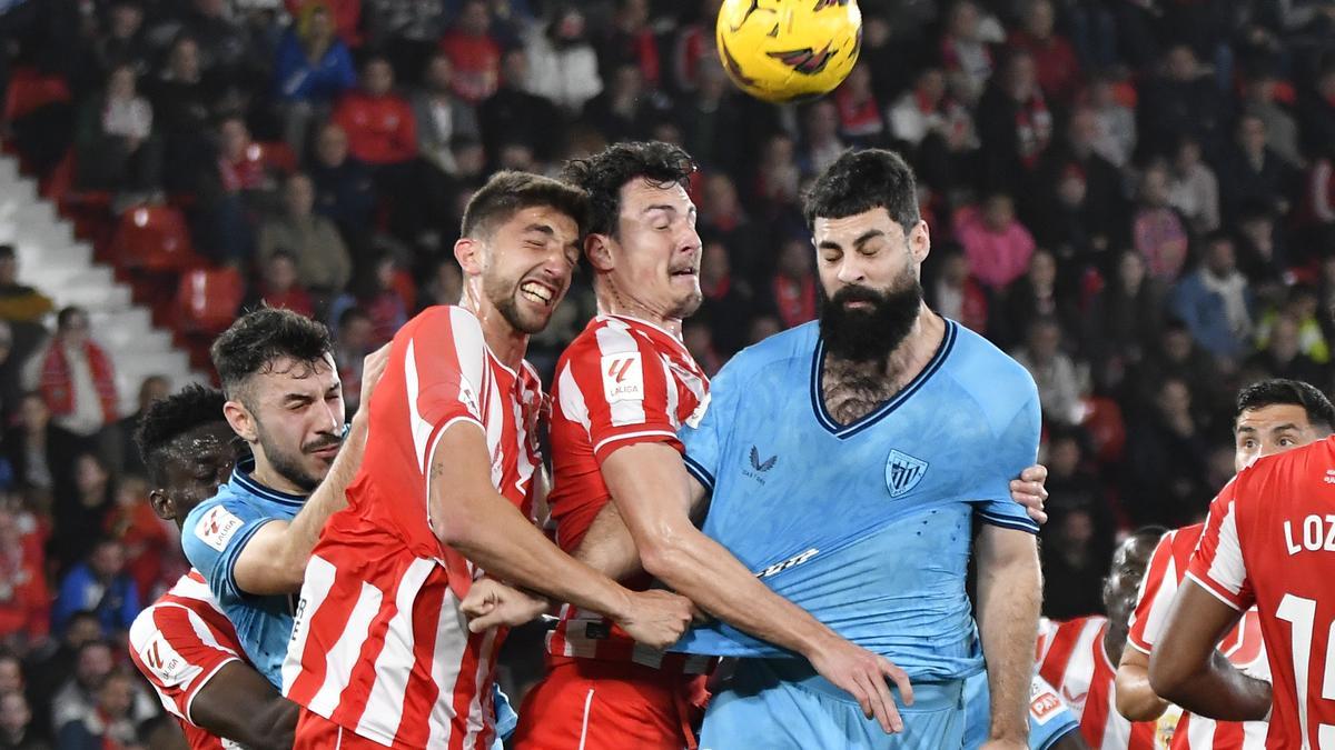 El Athletic no puede con un Almería con diez.