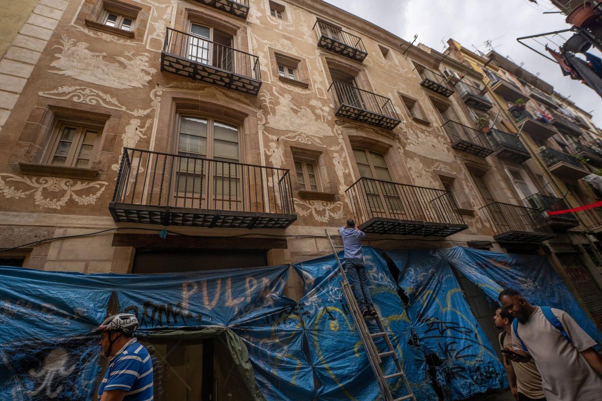 Así ha quedado una finca histórica del Raval rehabilitada como vivienda pública