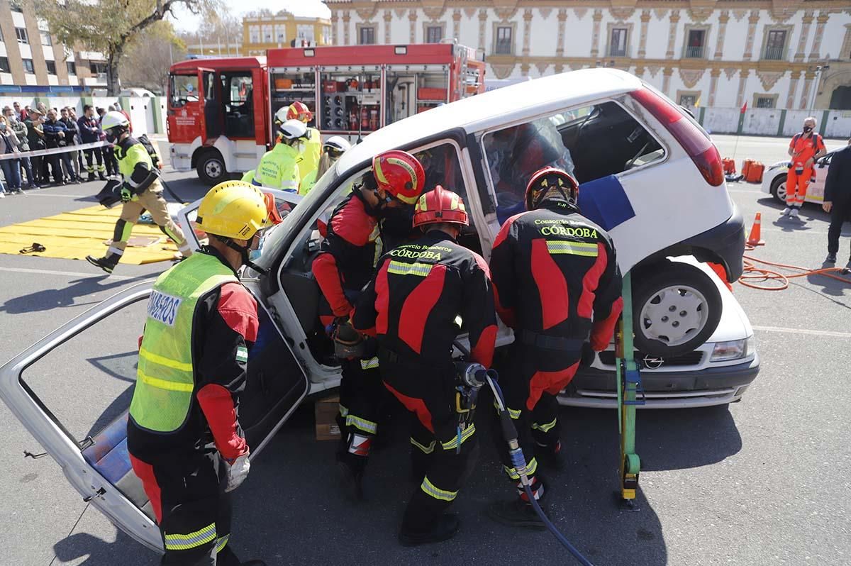 Simulacro de accidente de tráfico en la Diputación de Córdoba