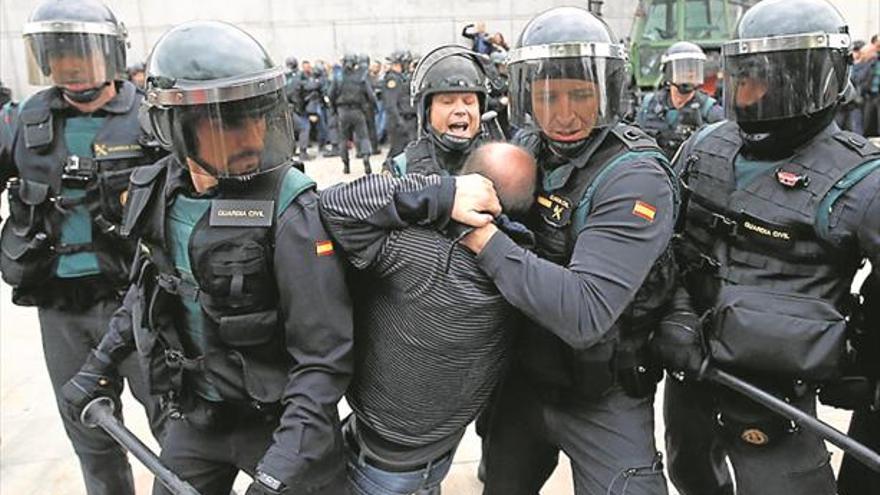 El juzgado afirma que la Guardia Civil debía haber dejado votar el 1-O