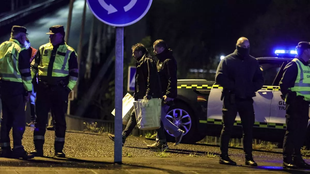 Decapita a su padre y lanza la cabeza contra los coches en una glorieta junto a Oviedo: "Vino riéndose y me tiró la cabeza"