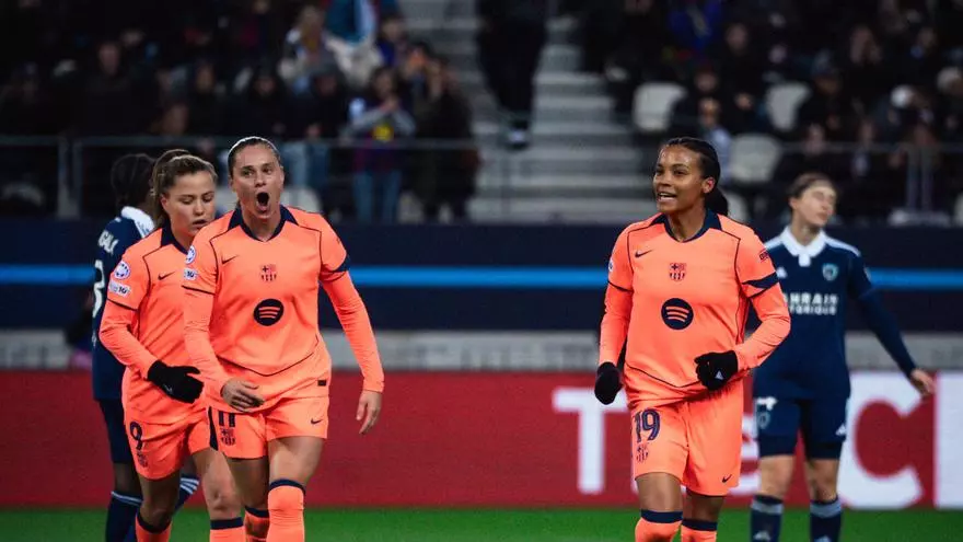 El Barça manda en París y acaba primero