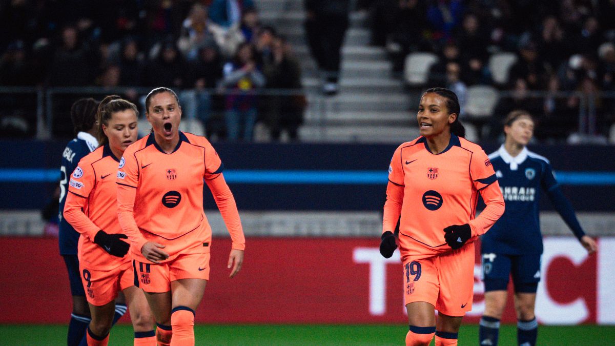 El Barça manda en París y acaba primero