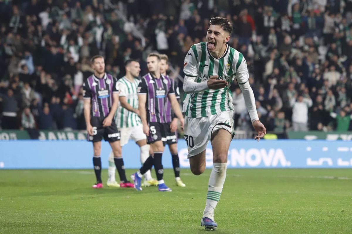 Requena celebra el gol marcado al Real Valladolid.