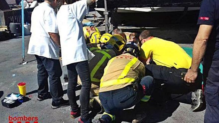 Un home resulta ferit al port de Llançà