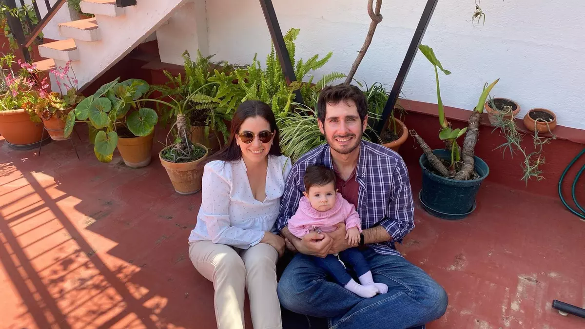"Tener a mi bebé en brazos me da vida tras la catástrofe"