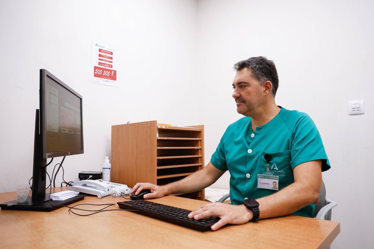 Juan Antonio Vega, jefe de sección de Urgencias del hospital Reina Sofia de Córdoba.