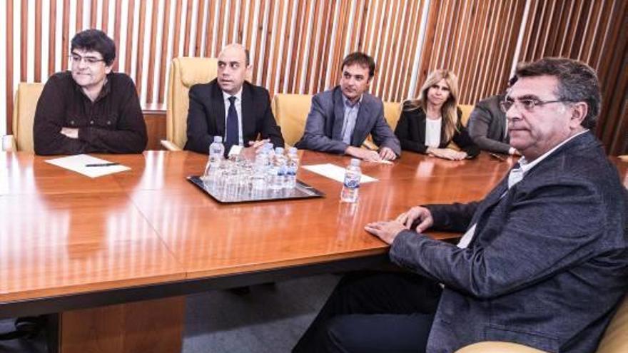 El empresario Enrique Ortiz, en primer plano, junto a Pavón, Echávarri, Bellido y Montesinos.