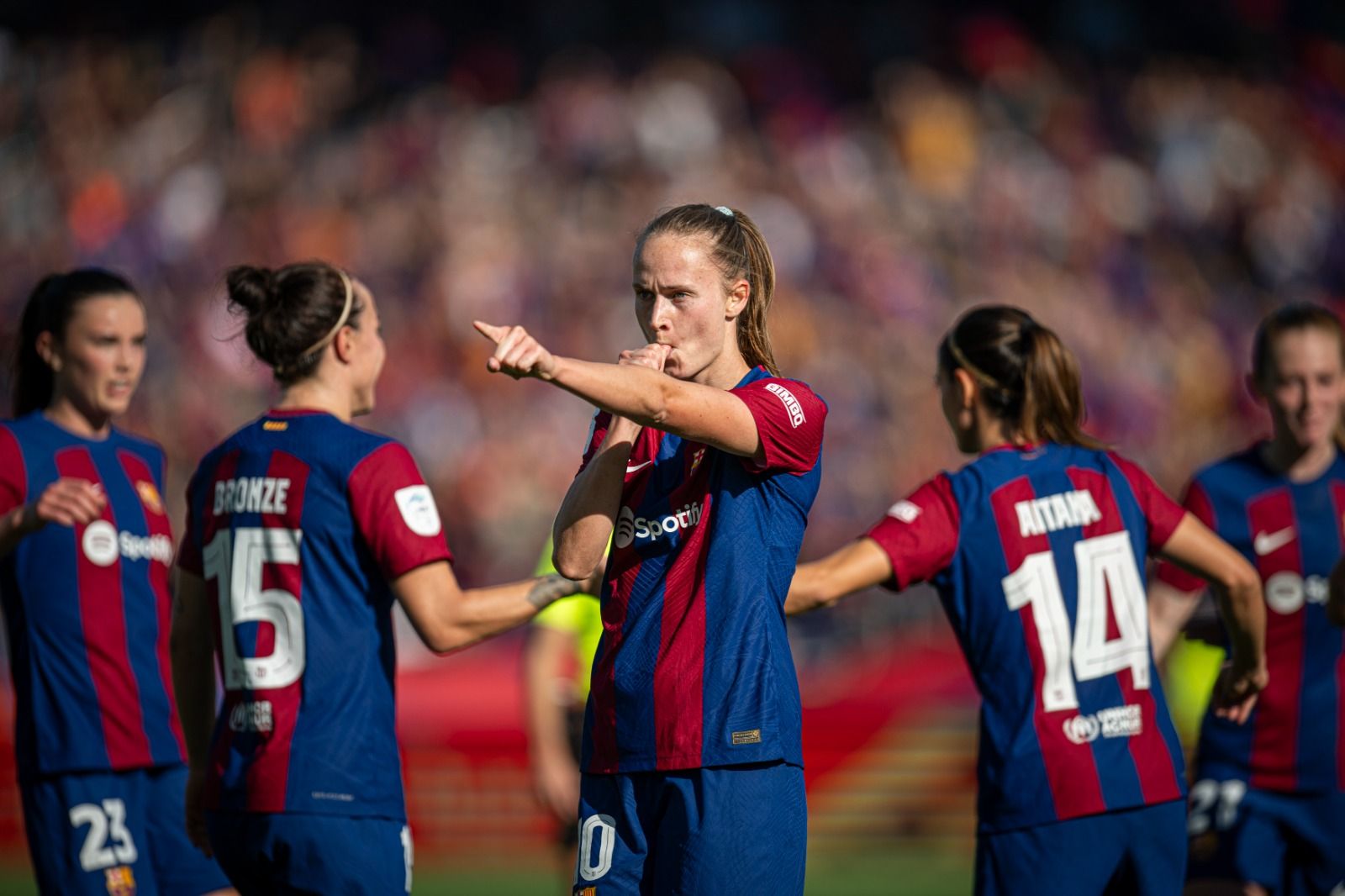 El Barça desvela su nueva camiseta inspirada en el equipo femenino