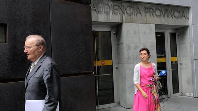 Emilio Losa, a la salida del juzgado en el que ha declarado esta mañana.