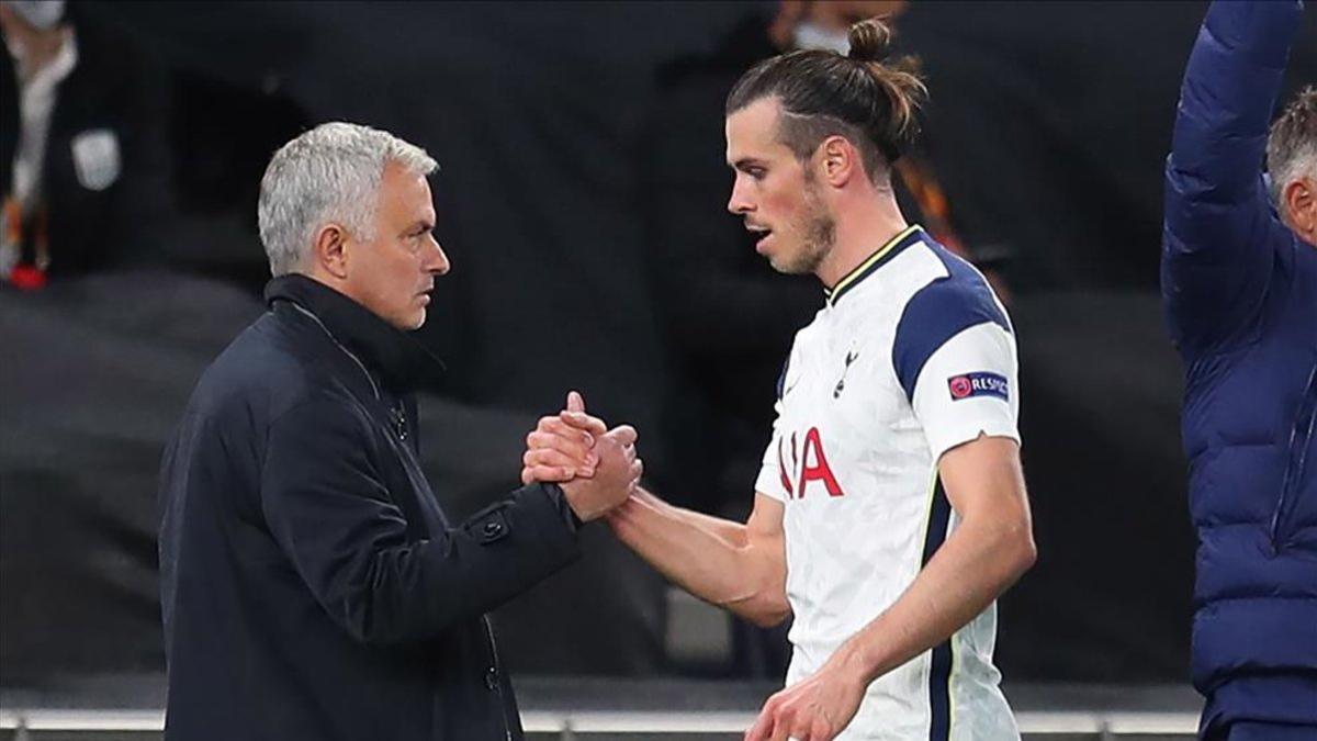 Mourinho saluda a Gareth Bale