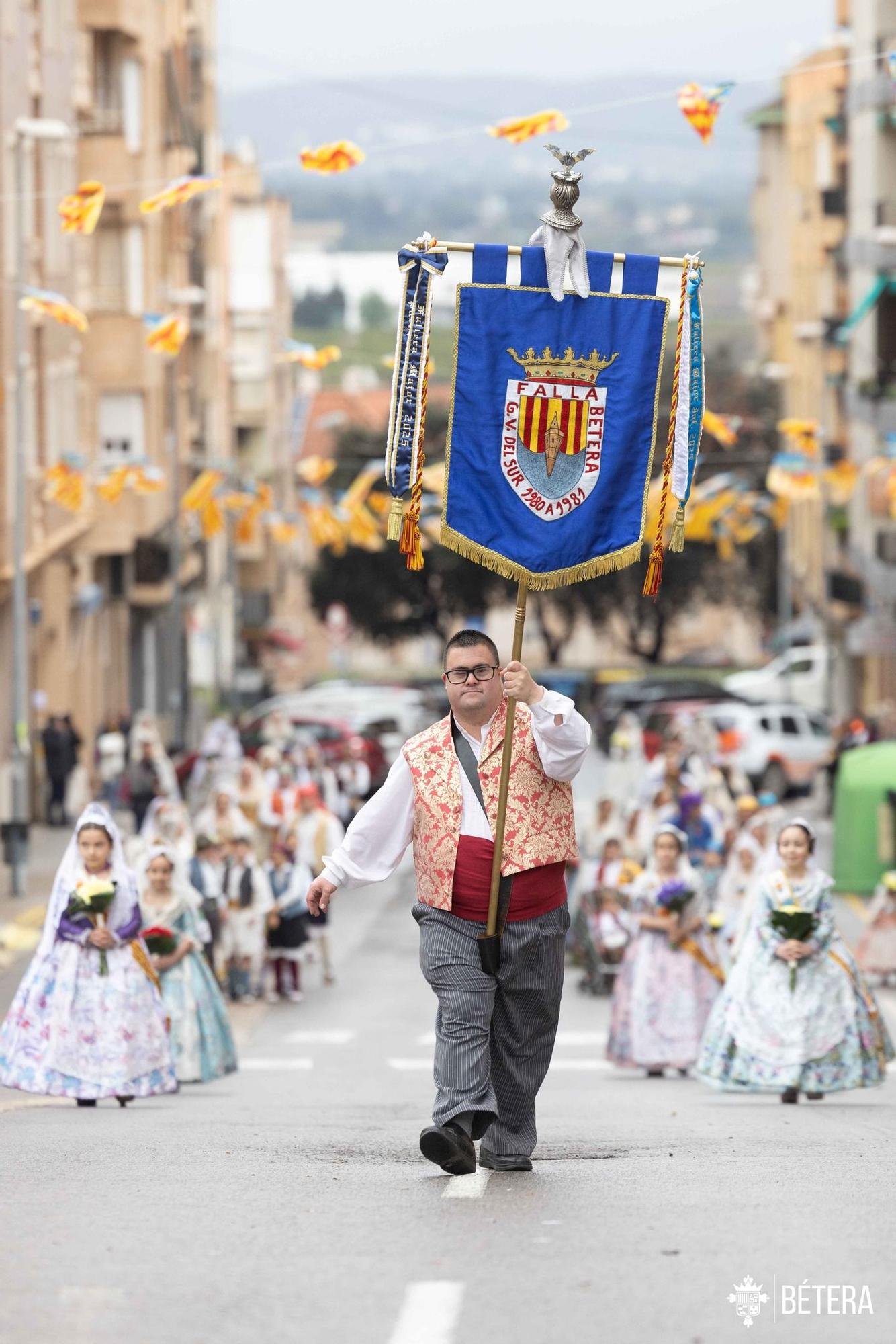 Bétera celebra la ofrenda a la Mare de Déu
