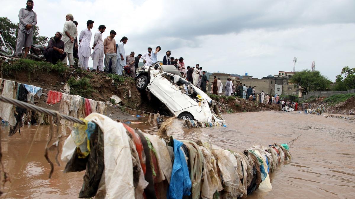 Fuerte aguacero provoca inundaciones en Islamabad