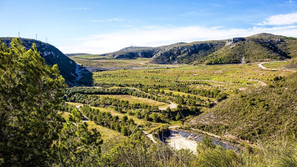 Antiguo vertedero de la Vall d'en Joan, entre Gavà y Begues.