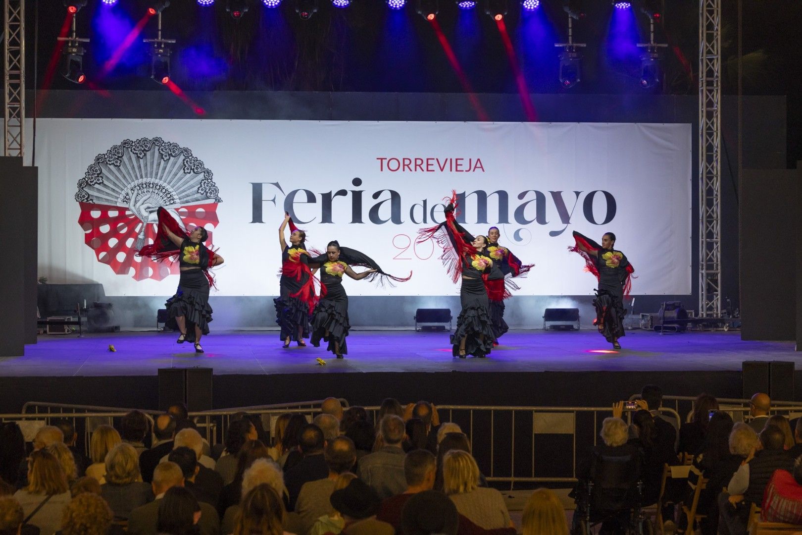 Por sevillanas en la Feria de Mayo de Torrevieja 2025