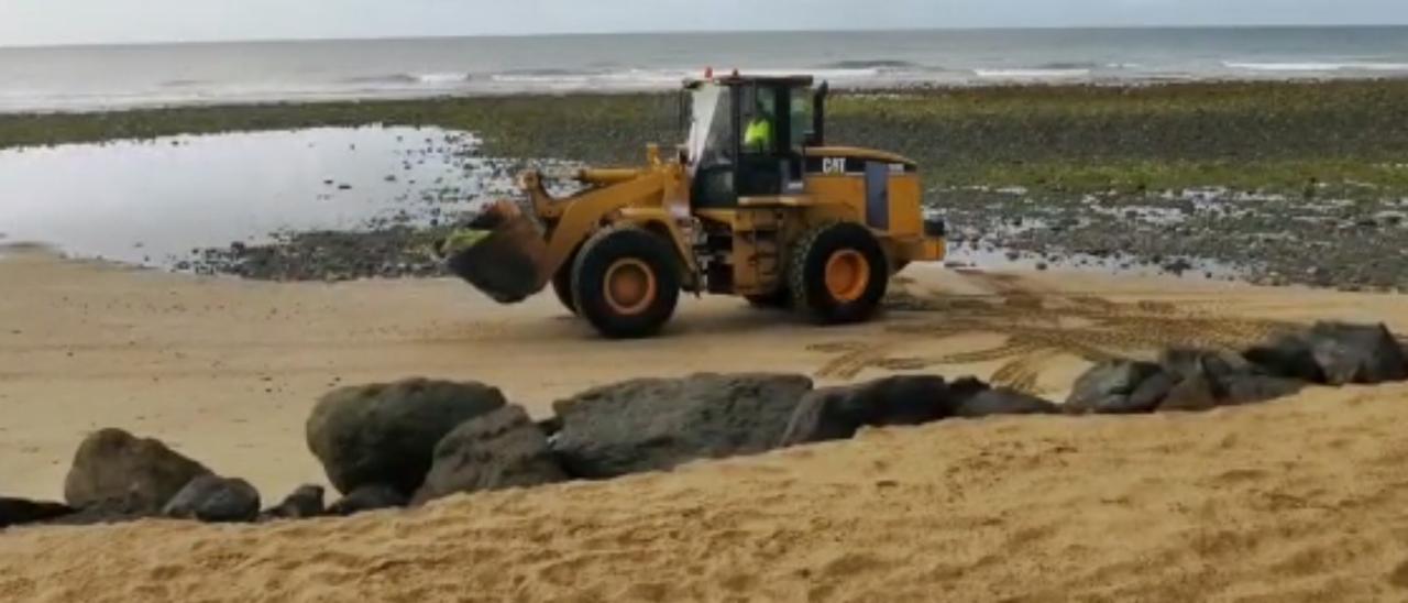 Movimiento de piedras en el Faro de Maspalomas