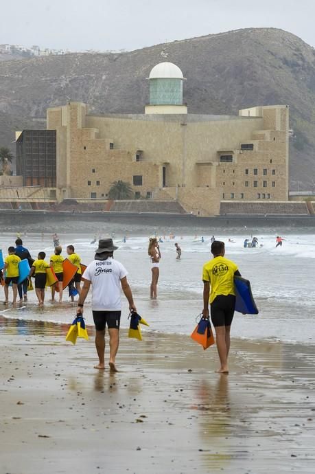 25-08-2020 LAS PALMAS DE GRAN CANARIA. Reportaje en la playa de Las Canteras (La Cícer) con las nuevas medidas Covid. Fotógrafo: ANDRES CRUZ  | 25/08/2020 | Fotógrafo: Andrés Cruz