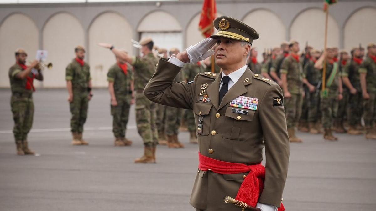 El general Ricardo Esteban se despide del mando de la Brigada Canarias XVI