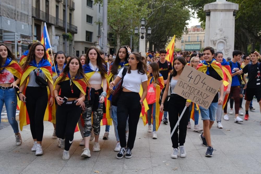 Joves es manifesten per la llibertat a Figueres