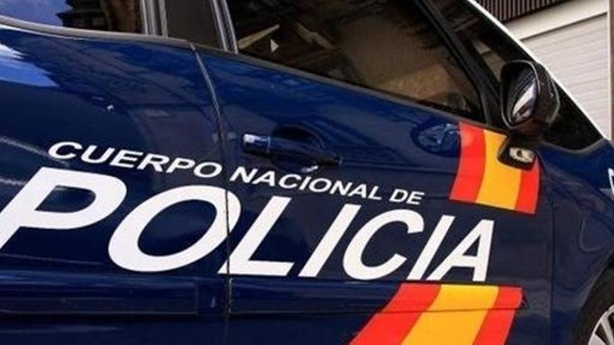 Detenido por agredir a la dependienta de una confitería y a dos testigos