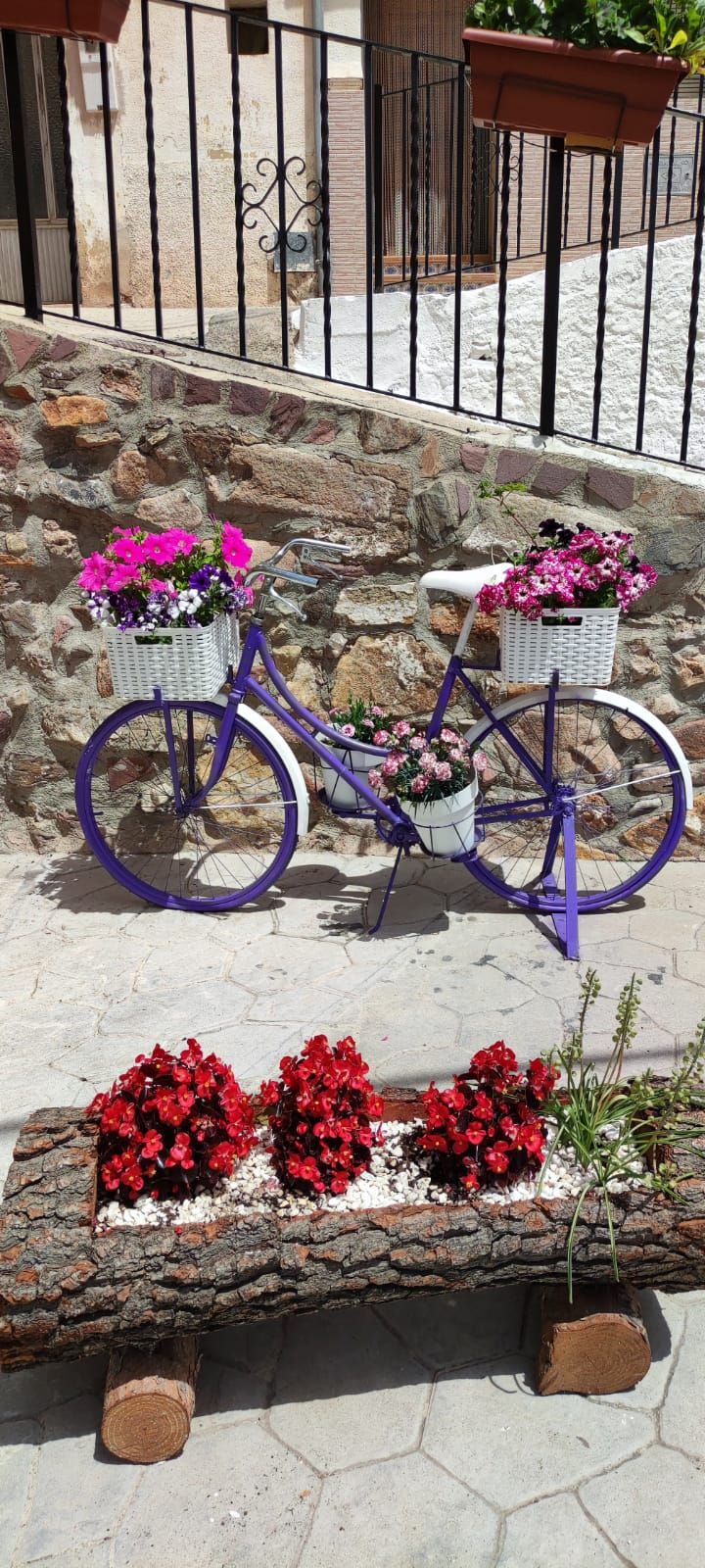 Viles en Flor, un reclamo turístico que mejora la imagen de Higueras gracias al esfuerzo de sus vecinos