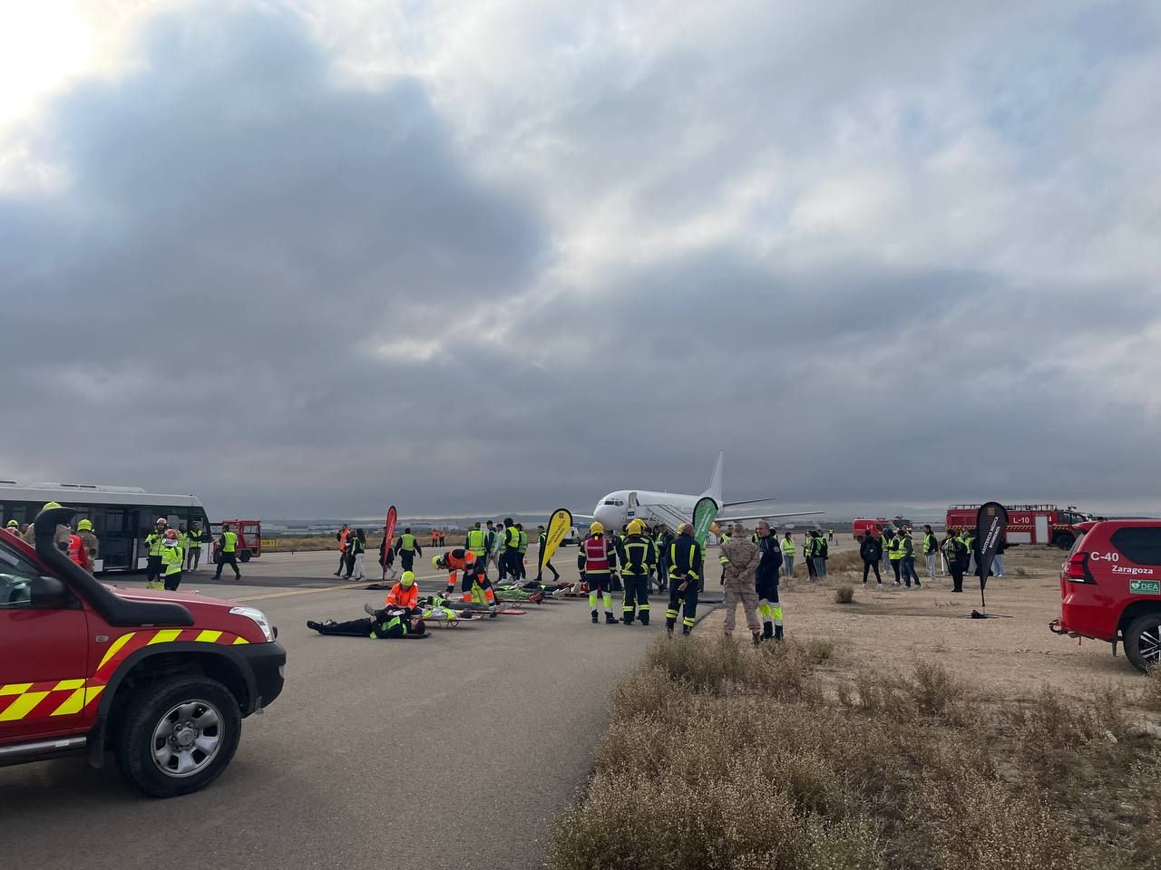 Así ha sido el simulacro de un accidente aéreo en el Aeropuerto de Zaragoza